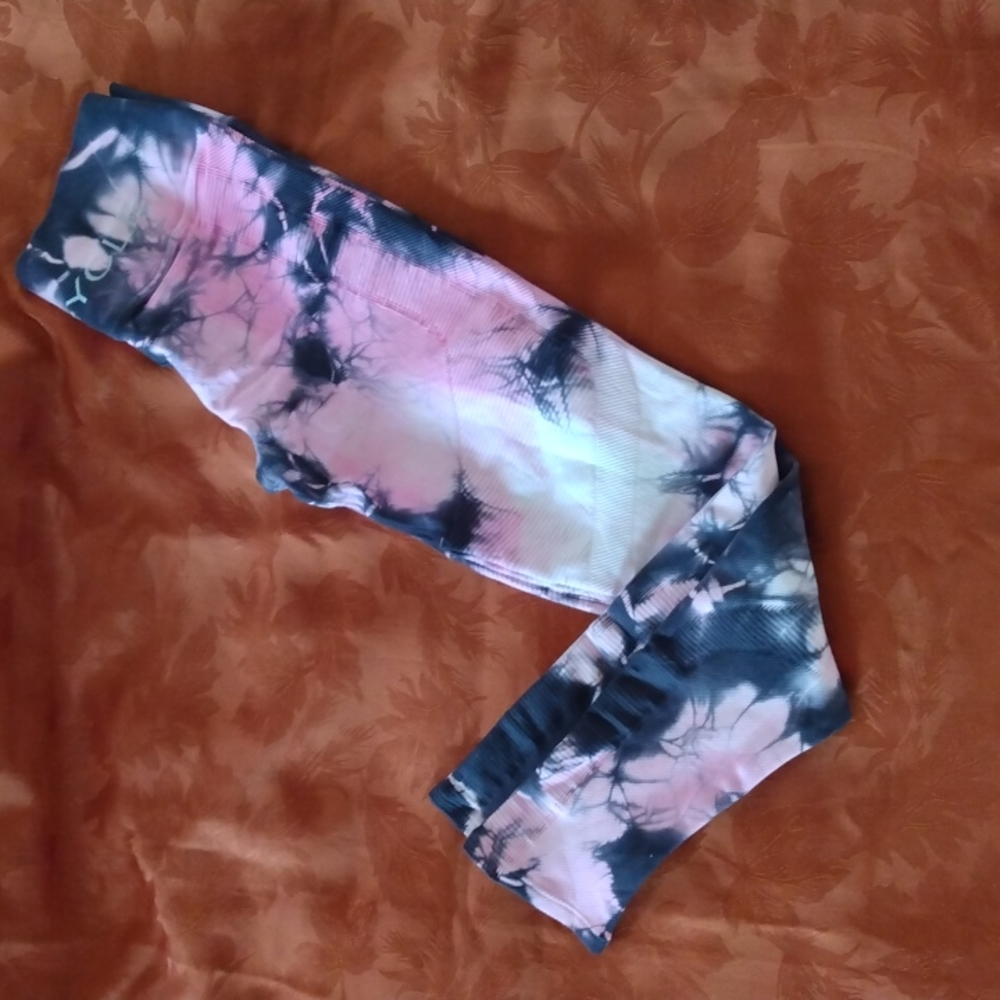 Tie-dyed Soulcyle Nux leggings with spandex